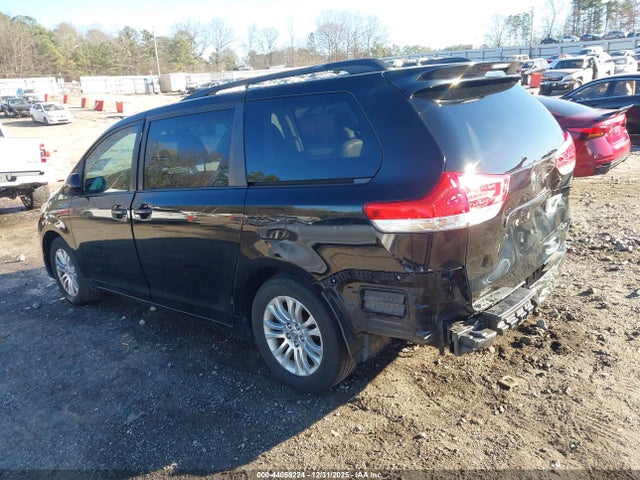 2012 Toyota Sienna Xle V6 8 Passenger მანქანა იყიდება აუქციონზე, vin: 5TDYK3DC9CS182673, აუქციონის ნომერი: 44059224