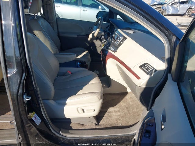 2012 Toyota Sienna Xle V6 8 Passenger მანქანა იყიდება აუქციონზე, vin: 5TDYK3DC9CS182673, აუქციონის ნომერი: 44059224