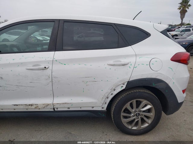 KM8J23A44HU515844 Hyundai TUCSON SE