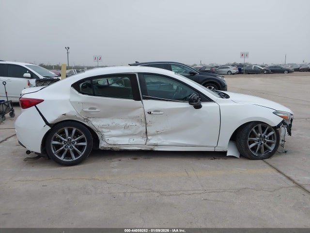 3MZBN1V3XJM159669 Mazda Mazda3 Touring