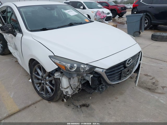 3MZBN1V3XJM159669 Mazda Mazda3 Touring