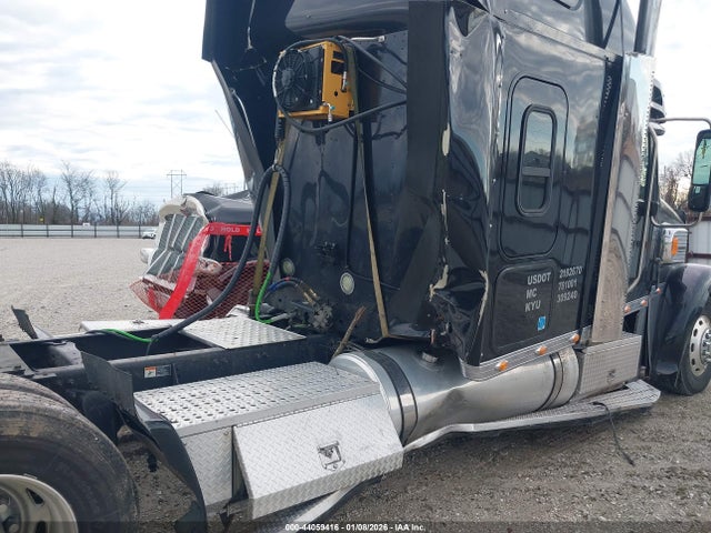 3ALXFBCGXGDHJ1859 Freightliner Conventional Coronado 132