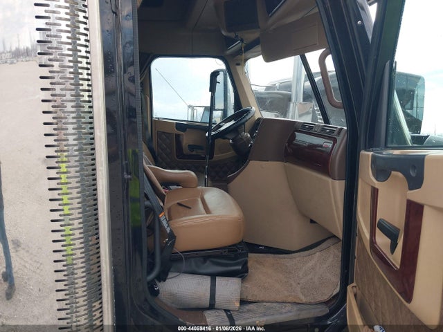 3ALXFBCGXGDHJ1859 Freightliner Conventional Coronado 132