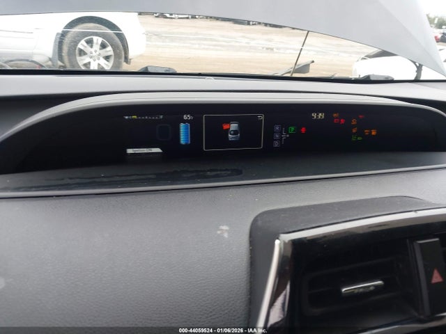 JTDKARFU1H3544456 Toyota Prius Three Touring