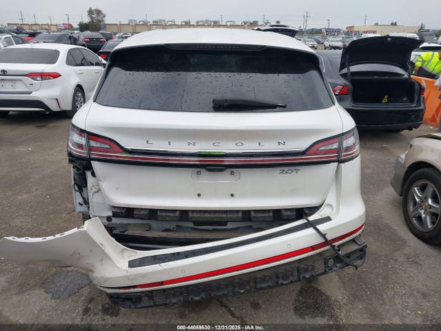 Lincoln Nautilus Select 2019 2LMPJ6K92KBL11196 Image 17
