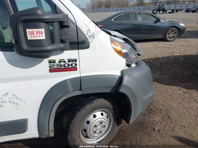 44059539 :رقم المزاد ، 3C6TRVDG2HE518533 vin ، 2017 Ram Promaster 2500 High Roof 159 Wb مزاد بيع