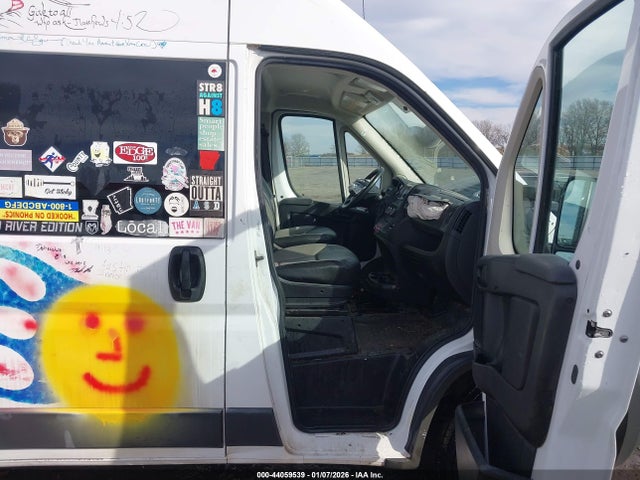 44059539 :رقم المزاد ، 3C6TRVDG2HE518533 vin ، 2017 Ram Promaster 2500 High Roof 159 Wb مزاد بيع