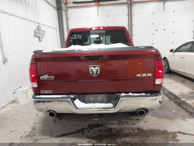 3C6RR7LT5HG635211 RAM 1500 Big Horn 4x4 5&#039;7 Box