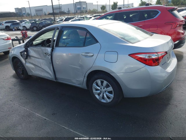 2016 TOYOTA COROLLA 5YFBURHE3GP472775 Photo 2