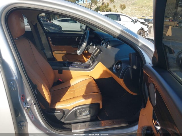 2012 JAGUAR XJ SAJWA2GB1CLV34459 Photo 4