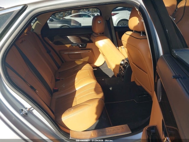 2012 JAGUAR XJ SAJWA2GB1CLV34459 Photo 7