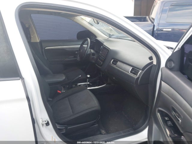 2017 MITSUBISHI OUTLANDER JA4AD3A36HZ039079 Photo 4