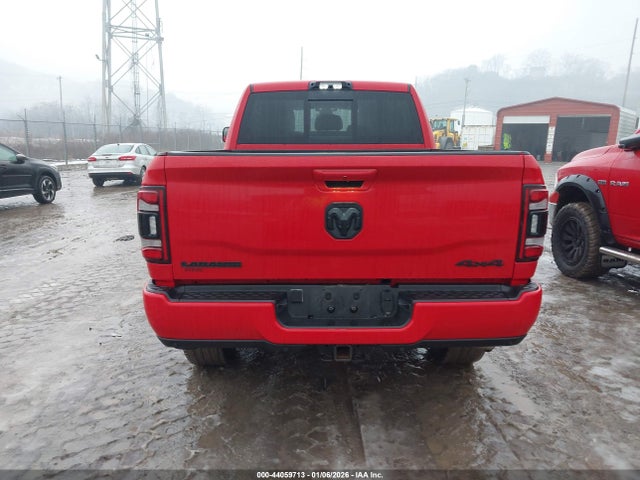 3C6UR5NL4NG282323 RAM 2500 Laramie 4x4 6&#039;4 Box