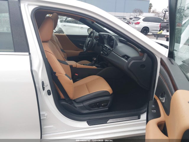 58ADZ1B1XPU151339 Lexus ES 350