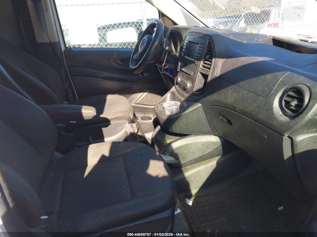44059757 :رقم المزاد ، WD3PG2EA8H3219865 vin ، 2017 Mercedes-benz Metris مزاد بيع
