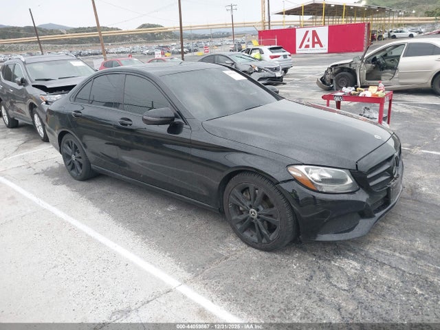 55SWF4JB8JU243699 Mercedes-Benz C 300