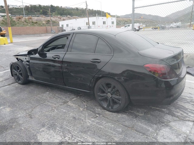 55SWF4JB8JU243699 Mercedes-Benz C 300