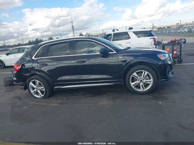 44059905 :رقم المزاد ، WA1EECF39N1051891 vin ، 2022 Audi Q3 Premium Plus 45 Tfsi S Line Quattro Tiptronic مزاد بيع