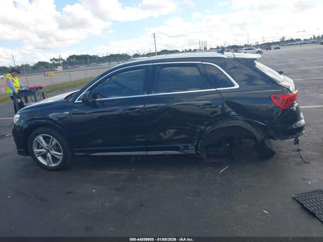44059905 :رقم المزاد ، WA1EECF39N1051891 vin ، 2022 Audi Q3 Premium Plus 45 Tfsi S Line Quattro Tiptronic مزاد بيع