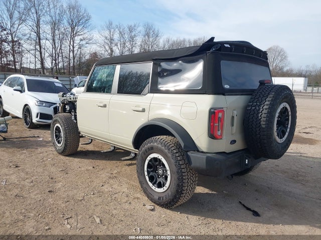 2025 FORD BRONCO 1FMEE8BH3SLB52618 Photo 2