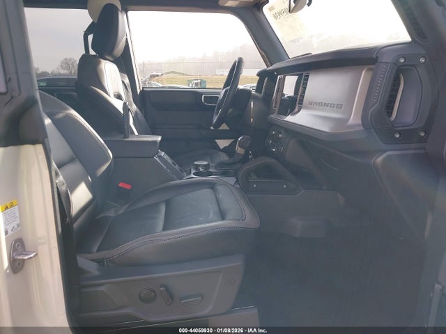 2025 FORD BRONCO 1FMEE8BH3SLB52618 Photo 4