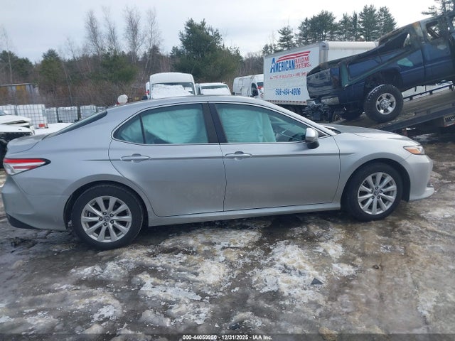 4T1B11HK2JU579659 Toyota CAMRY LE