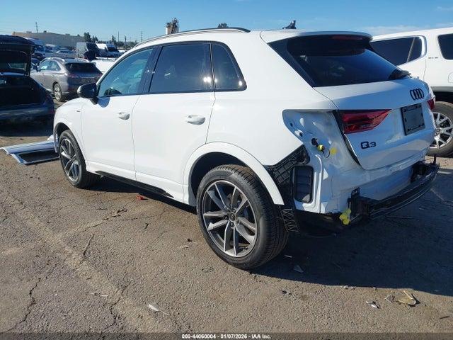 2024 AUDI Q3 WA1DECF31R1204118 Photo 2