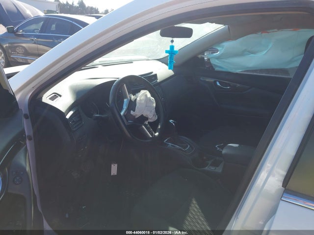 2018 NISSAN ROGUE 5N1AT2MT6JC755421 Photo 4