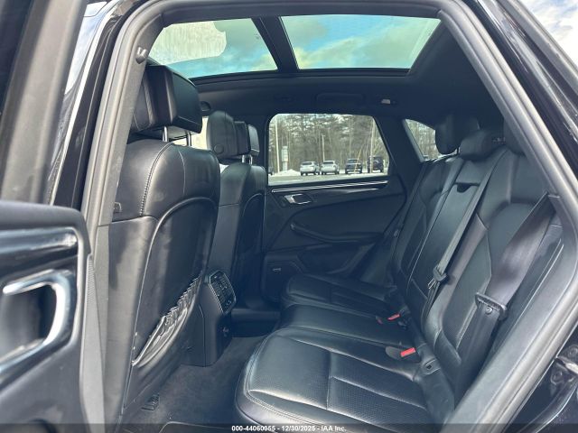 2016 PORSCHE MACAN WP1AB2A51GLB54602 Photo 7