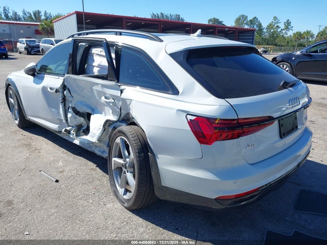 2022 AUDI A6 ALLROAD WAU72BF21NN036350 Photo 2