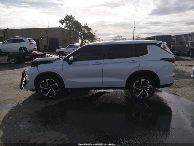 JA4J3UA83PZ056960 Mitsubishi Outlander Se 2.5 2wd