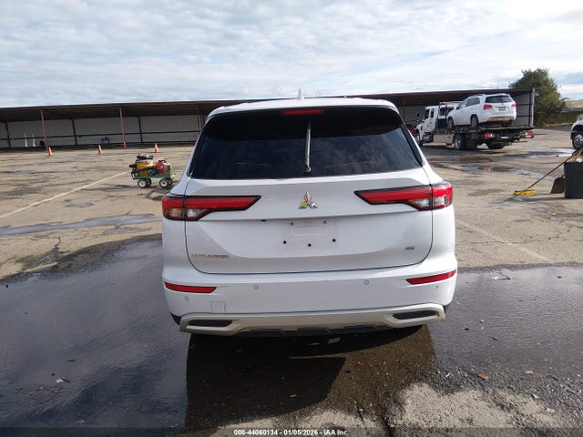 JA4J3UA83PZ056960 Mitsubishi Outlander Se 2.5 2wd