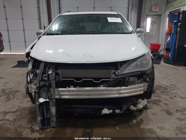 2C4RC1GG6LR242177 Chrysler Pacifica Limited