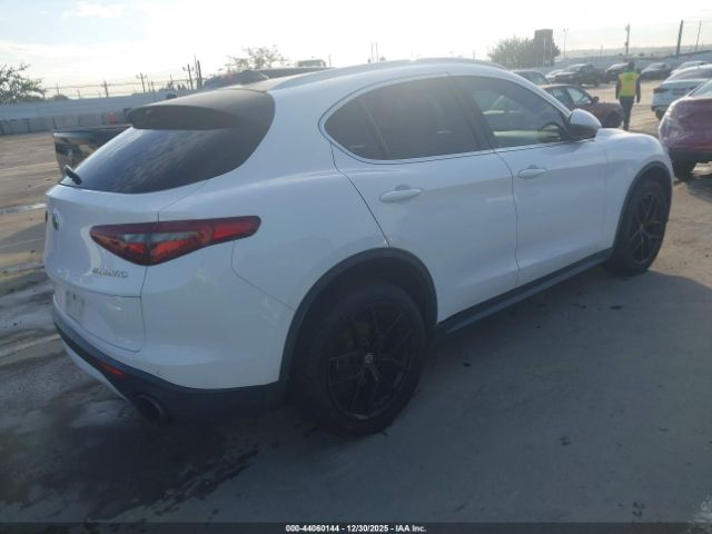 2018 ALFA ROMEO STELVIO ZASFAKAN7J7B83586 Photo 3