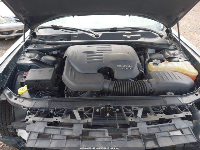 2C3CDZAG1JH231878 Dodge Challenger Sxt Plus