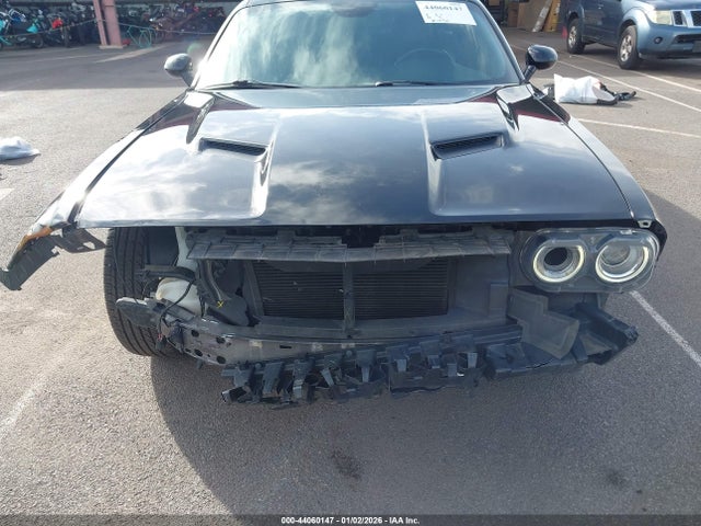 2C3CDZAG1JH231878 Dodge Challenger Sxt Plus