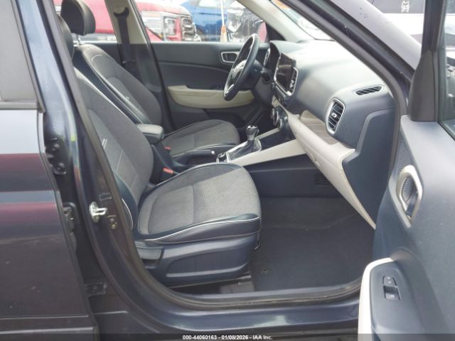 2021 HYUNDAI VENUE KMHRC8A30MU112796 Photo 4