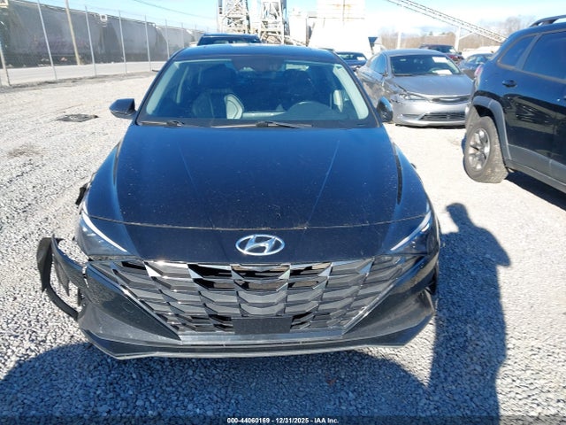 KMHLP4AG3PU377397 Hyundai Elantra Limited