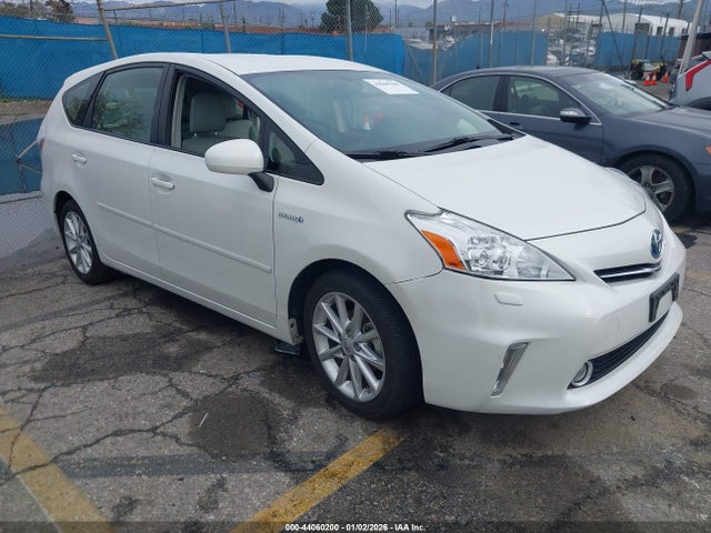 JTDZN3EU7E3356814 Toyota Prius V Five