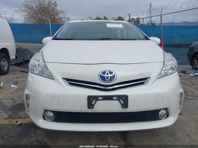 JTDZN3EU7E3356814 Toyota Prius V Five