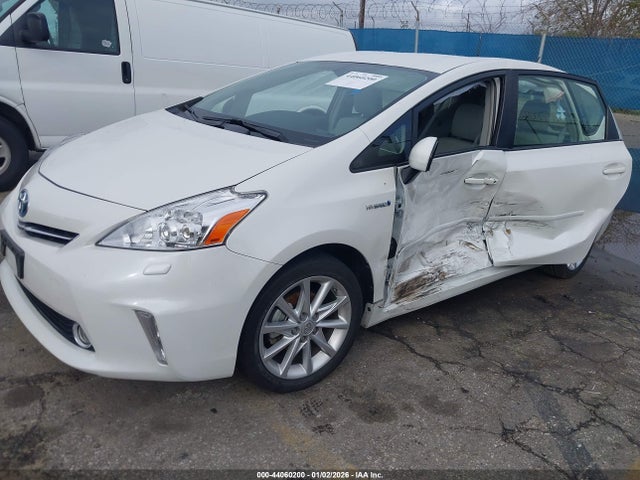 JTDZN3EU7E3356814 Toyota Prius V Five