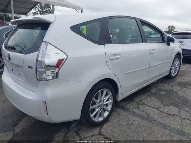 JTDZN3EU7E3356814 Toyota Prius V Five