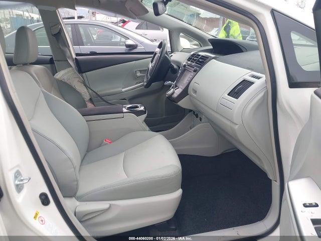 JTDZN3EU7E3356814 Toyota Prius V Five