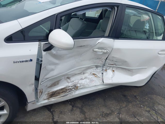 JTDZN3EU7E3356814 Toyota Prius V Five