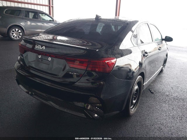 3KPF54AD6NE433079 KIA Forte Gt-line