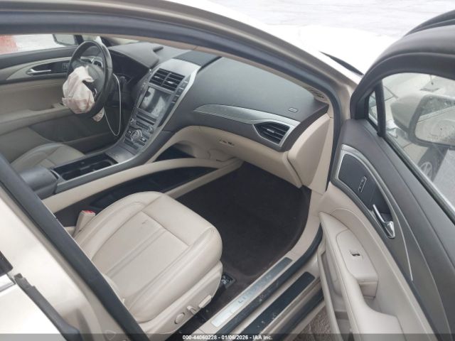 2017 LINCOLN MKZ 3LN6L5A98HR610585 Photo 4