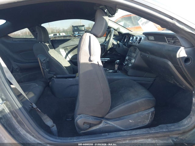 1FA6P8AM0F5355483 Ford Mustang V6