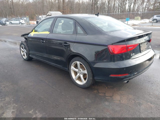 2015 AUDI A3 WAUBFGFF2F1112505 Photo 2