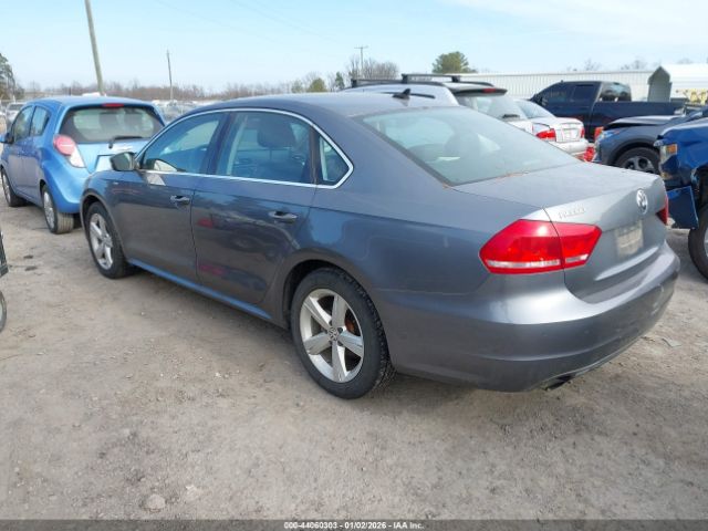 2014 VOLKSWAGEN PASSAT 1VWAT7A37EC045145 Photo 2