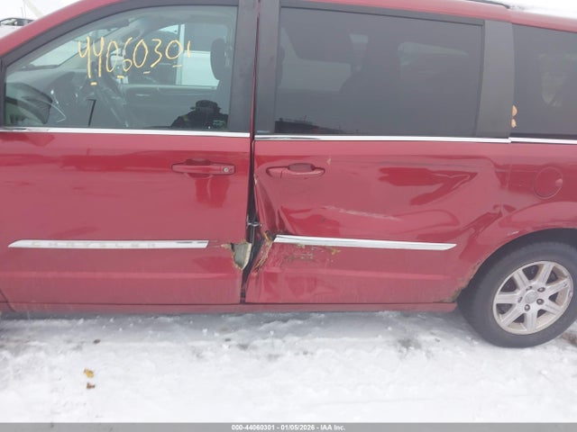 2011 Chrysler Town & Country Touring მანქანა იყიდება აუქციონზე, vin: 2A4RR5DG3BR612679, აუქციონის ნომერი: 44060301
